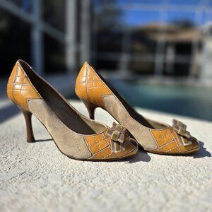 Vintage Tahari Mustard Quilted Leather & Suede Peep-Toe Pumps – Size 7.5M